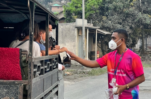 Indosat Beri Dukungan Layanan Telekomunikasi Gratis bagi Korban Erupsi Gunung Lewotobi