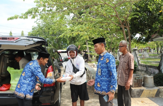 Imigrasi Polman Bantu Masyarakat Prasejahtera Lewat Bakti Sosial