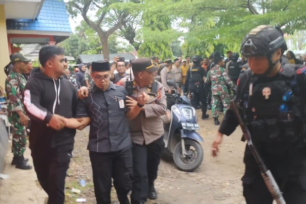 Ketua KPU Jeneponto Nyaris Ditinju Warga saat Tiba di Lokasi Rekapitulasi Suara