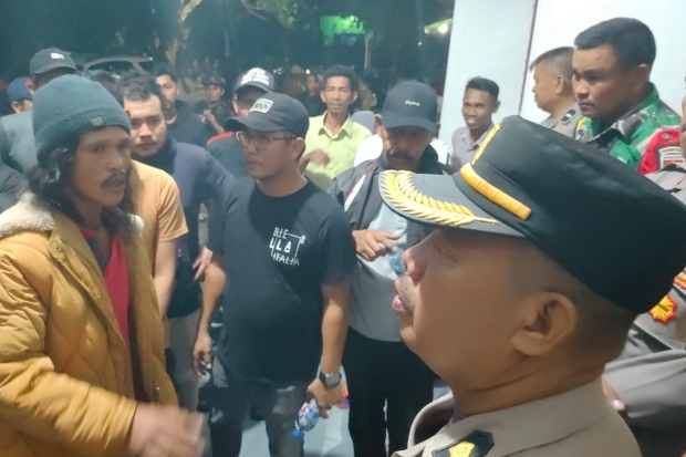 Rekapitulasi Suara Pilkada Jeneponto Memanas, Polisi Lepas Tembakan