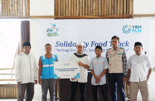 YBM PLN Tunjukkan Kepedulian Lewat Program Solidarity Food Truck untuk Santri