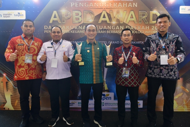 Prof Zudan Berhasil Bawa Sulsel Raih 2 Piala APBD Award untuk Pertama Kali