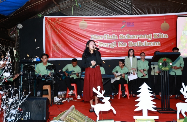 Huabao Dukung Perayaan Natal lewat Donasi ke Dua Gereja di Morowali