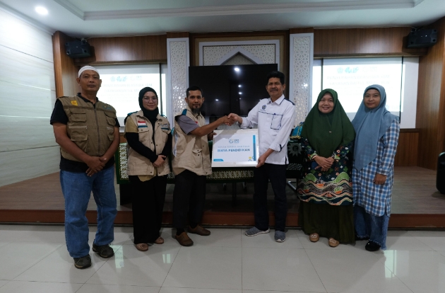 YBM PLN Berikan Beasiswa bagi Mahasiswa Kurang Mampu di Unismuh Makassar