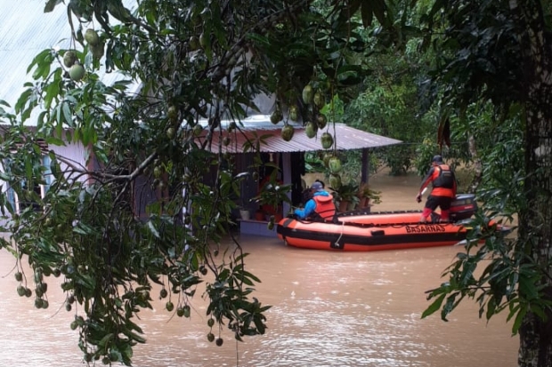 Titik Lokasi Banjir Terus Bertambah, Basarnas Terjunkan Tim Evakuasi     