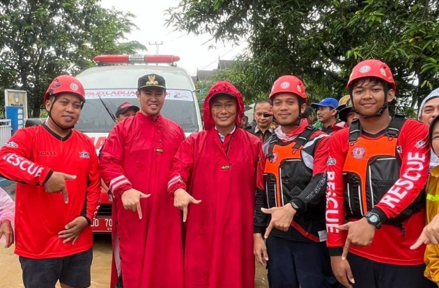 Banjir Parah Landa Pangkep, PT Semen Tonasa Sigap Bantu Korban