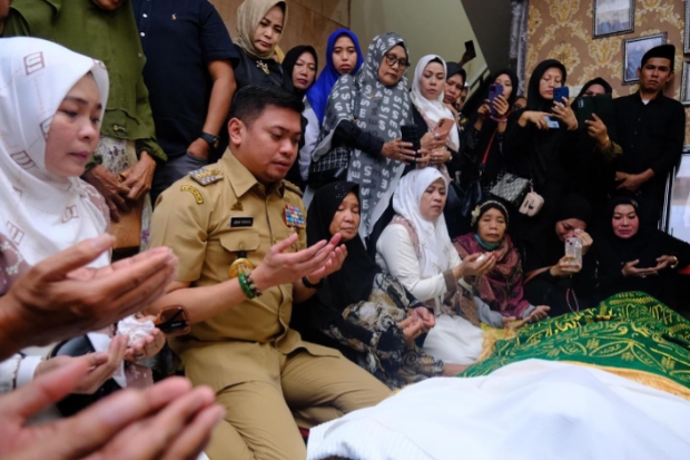 Bupati Adnan Sampaikan Duka Mendalam Kepergian Ustad Usman Jasad