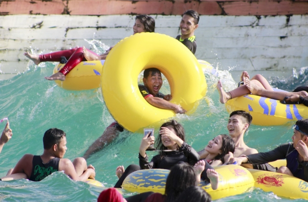 Januari Seru: Promo Nyebur Spesial Tahun Baru di Bugis Waterpark Adventure