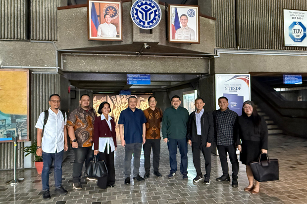 Appi, Erwin dan Tim Transisi Studi Banding Pendidikan Vokasi di Filipina