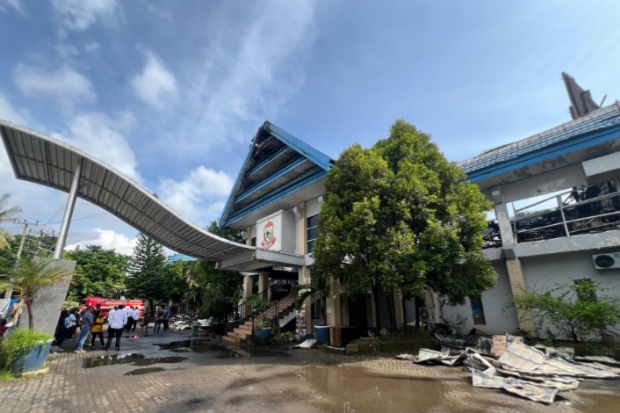 Wali Kota Makasar Minta Aparat Usut Penyebab Kebakaran Kantor Disdik