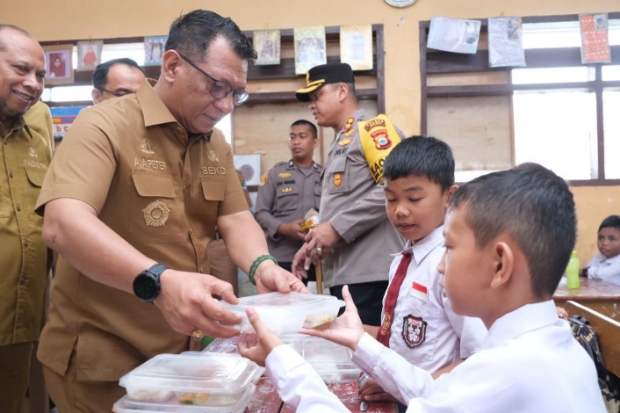 Gowa Mulai Program Makanan Bergizi Gratis di 17 Sekolah