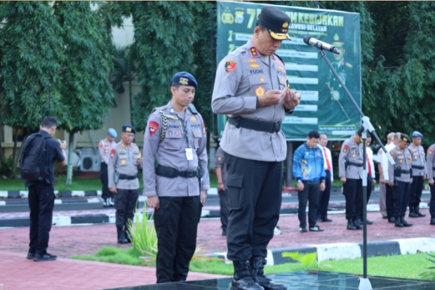 Kapolda Sulsel Pimpin Upacara Pemberian Penghargaan dan PTDH