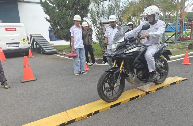 Teknologi Honda RoadSync Bantu Pengendara Tetap #Cari_Aman