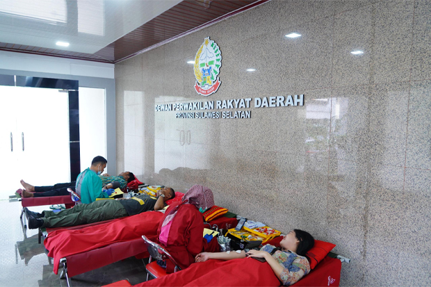 Gandeng Dinkes, Sekretariat DPRD Sulsel Gelar Donor Darah