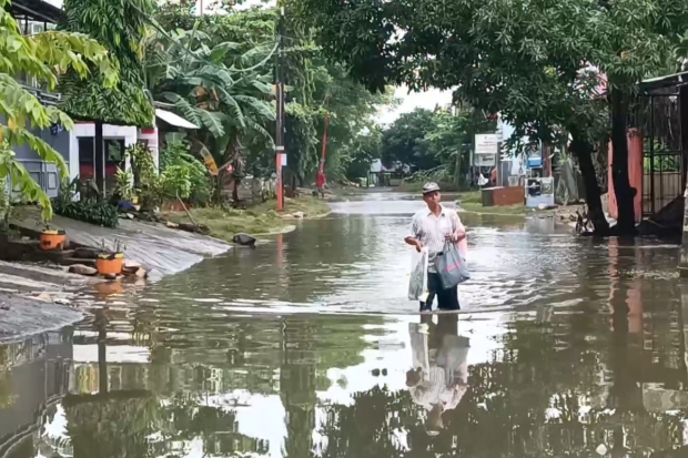 Banjir Makassar Surut, Warga Beransur Tinggalkan Lokasi Pengungsian