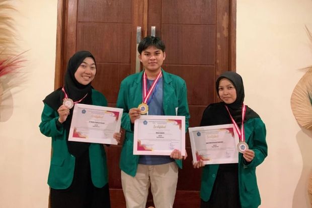 Delegasi UIN Alauddin Sabet Juara dan Best Video Kompetisi LKTI Prisma