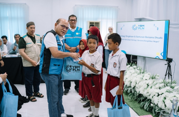 Dukung Pendidikan Anak Indonesia, YBM PLN Bantu Siswa Kurang Mampu di Luwuk & Palu