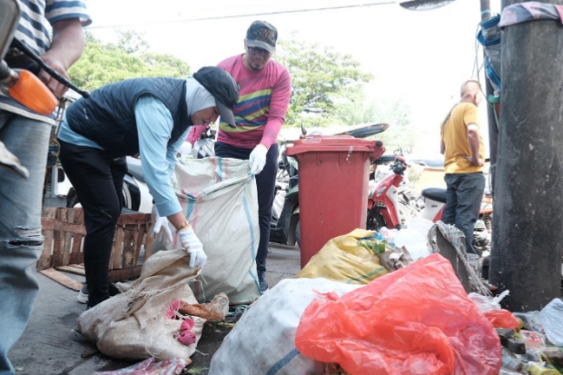 HPSN 2025, Pemkab Gowa Lakukan Aksi Bersih di Pasar Minasa Maupa