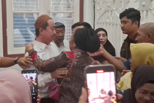 Duduk di Kursi Pesakitan, Agus Salim Jalani Sidang Perdana Kasus Skincare Bermerkuri