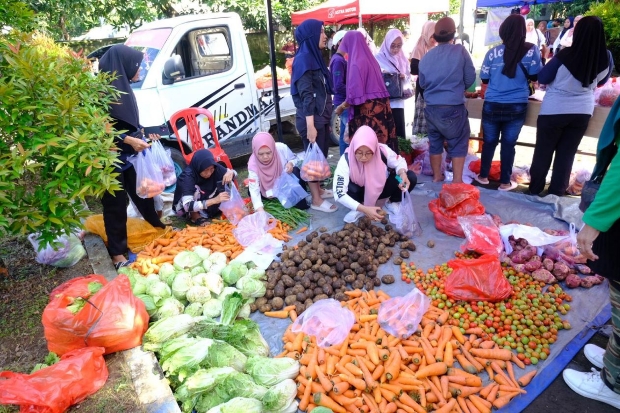 Jaga Stabilitas Harga, Pemkab Gowa Gelar Pasar Tani