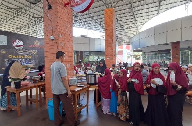 Holy Ball Gelar Charity Day: Berbagi Kebahagiaan Bareng Anak Panti Sambut Ramadan