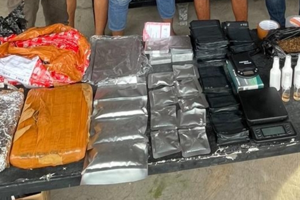 Polda Grebek Sebuah Rumah Kos di Makassar, Temukan 2 Kg Ganja dan Tembakau Sintetis