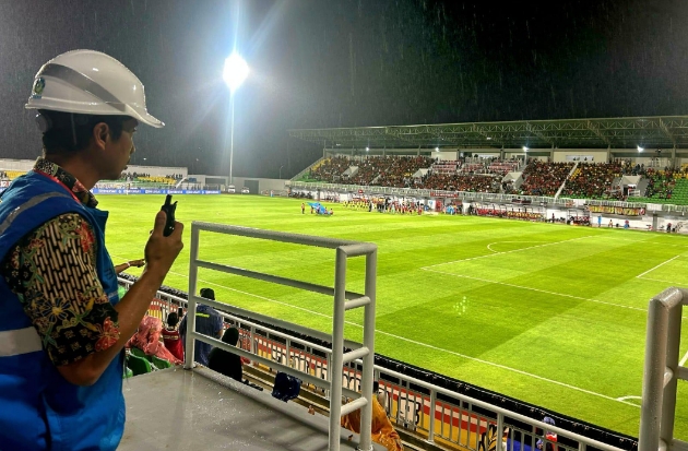 PLN Hadirkan Listrik Bersih Tanpa Kedip di Laga Kandang PSM Makassar