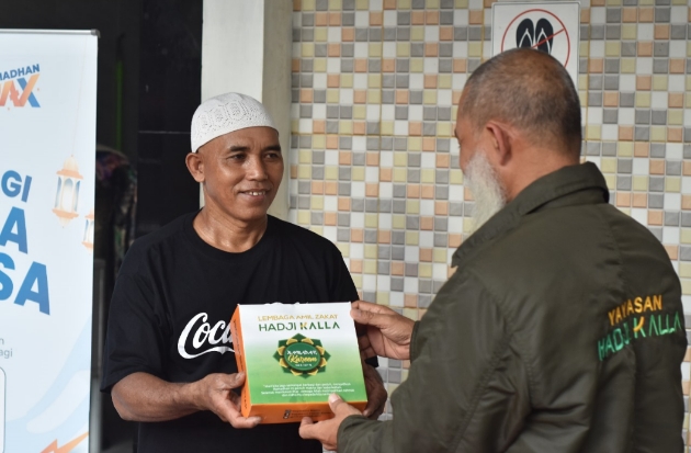 LAZ Hadji Kalla Bagikan 32.500 Paket Iftar, Sasar Wilayah Miskin di Makassar