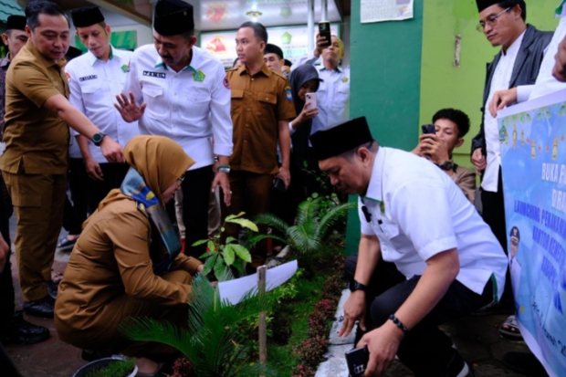 Bupati Gowa Apresiasi Penanaman Sejuta Pohon Matoa Kemenag