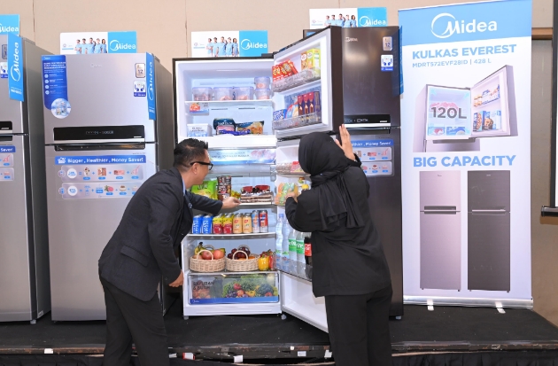 Midea Kenalkan Everest di Makassar: Kulkas Jumbo dengan Fitur Canggih