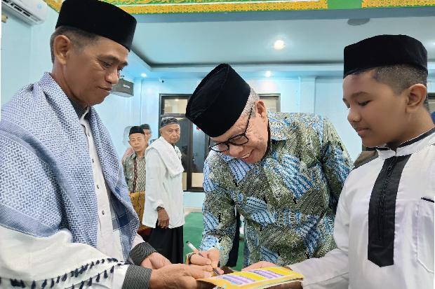 Safari Ramadan, TP Beri Bantuan ke Masjid Al-Hijrah Perumnas di Parepare