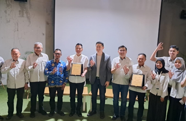 Investasi Rp3,2 M Demi Energi Bersih, PLTS Atap di Nipah Park & Kalla Toyota Gowa Resmi Beroperasi