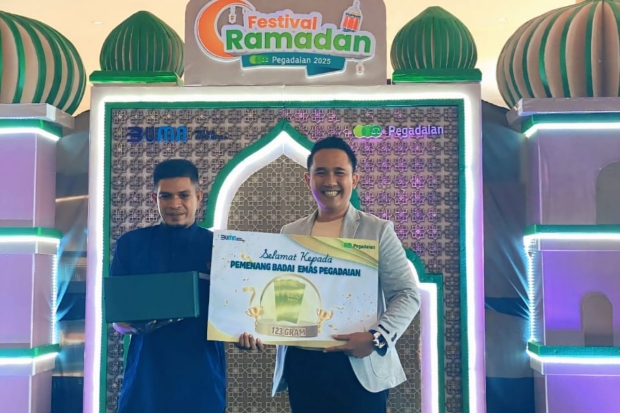 Pegadaian Makassar Serahkan Hadiah Grand Prize Program Badai Emas Tahun 2024