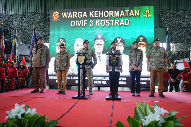 Walkot Munafri Arifuddin Dikukuhkan Sebagai Warga Kehormatan Divisi Infanteri 3 Kostrad