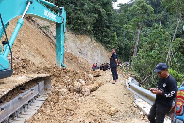 Bupati Ibas Siapkan Antisipasi Potensi Longsor Susulan di Jalur Trans Sulawesi