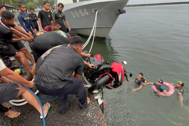 Diduga Upaya Bunuh Diri, Warga Nekat Terobos Markas TNI AL dan Terjun ke Laut