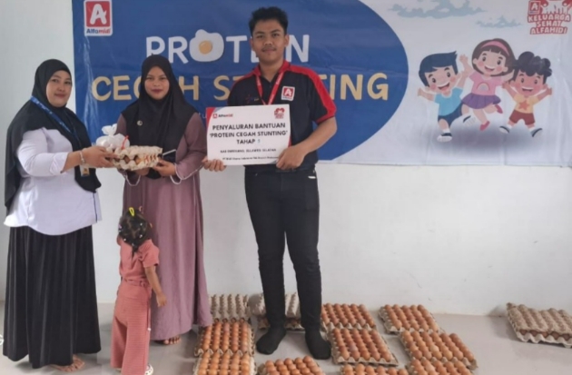 Alfamidi Salurkan 4.500 Telur untuk Anak Terindikasi Stunting di Enrekang