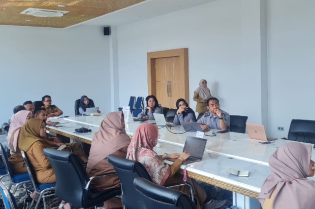 Kemenkum Sulsel Harmonisasi Ranperwali Kota Makassar Terkait Retribusi Sampah Gratis