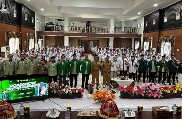 FK UMI Ajak Remaja Sinjai Kenali Dunia Kedokteran Lewat Roadshow, Try Out, dan Seminar Kesehatan