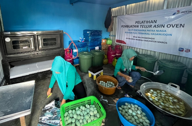 Perkuat Ekonomi & Ketahanan Pangan, Pertamina Kembangkan Budidaya Bebek Petelur di Maros