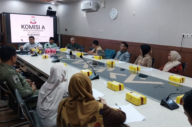 Honorer R2/R3 Datangi DPRD Makassar Tuntut Kejelasan Status