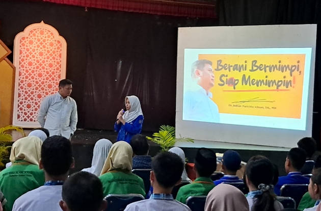 Eks Bupati Gowa Adnan Motivasi Pelajar se-Sulsel pada Temu OSIS di Sekolah Islam Athirah