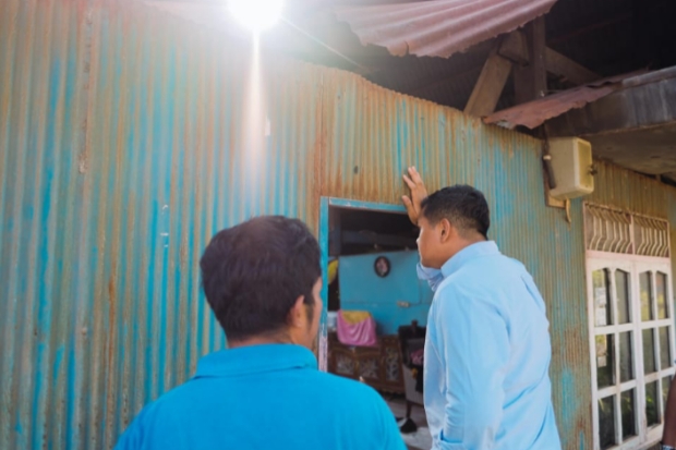 Bupati Uji Nurdin Pastikan Penggantian Atap Rumah Warga Terdampak Aktivitas Industri