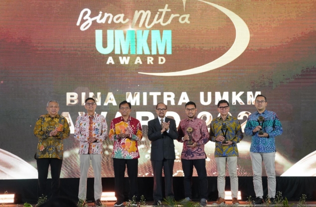 PLN UID Sulselrabar Sabet Tiga Penghargaan di Ajang Bina Mitra UMKM Award 2025