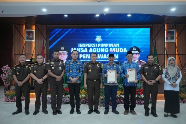 Jamwas Kejagung Apresiasi BPN Pangkep saat Penyerahan Sertifikat Tanah Wakaf Masjid