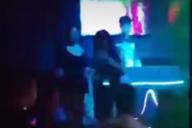 Viral Pengunjung Cafe di Makassar Dianiaya Dua Orang Pelayan, Polisi Turun Tangan