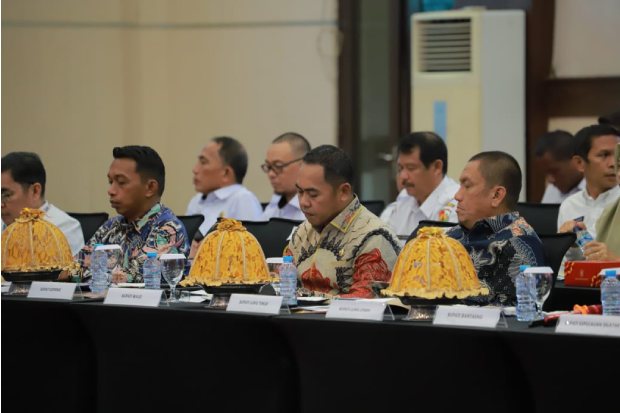 Bupati Andi Rosman Harap Bantuan Bibit Ikan Tawar untuk Wajo Bisa Maksimal