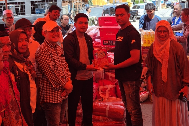 Korban Kebakaran Karuwisi Utara Dapat Bantuan dari Dewan hingga Dinsos Makassar