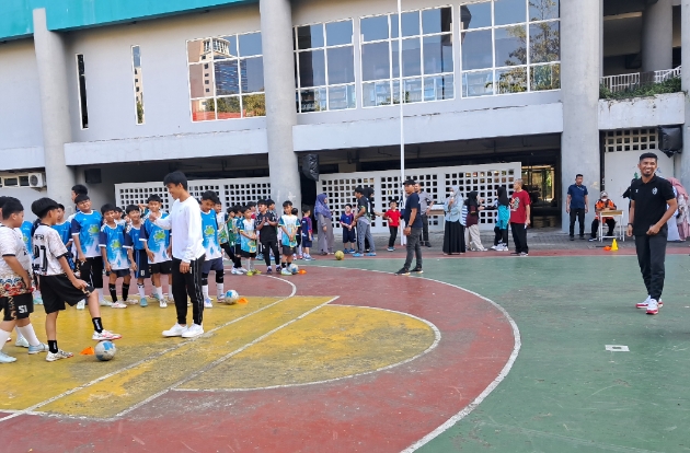 Antusiasme Siswa SD Islam Athirah Ikuti Futsal Coaching Clinic Bareng PSM Makassar