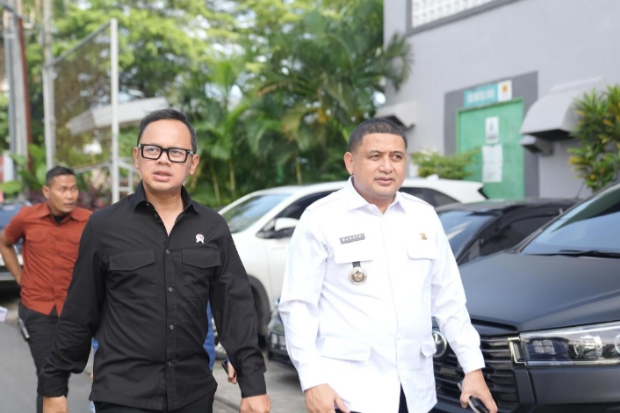 Walkot Munafri dan Wamendagri Keliling Pakai Pete-pete Pantau Layanan Publik